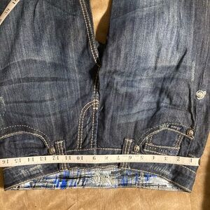 Ladies blue jeans size 4 (28 waist) inseam 35